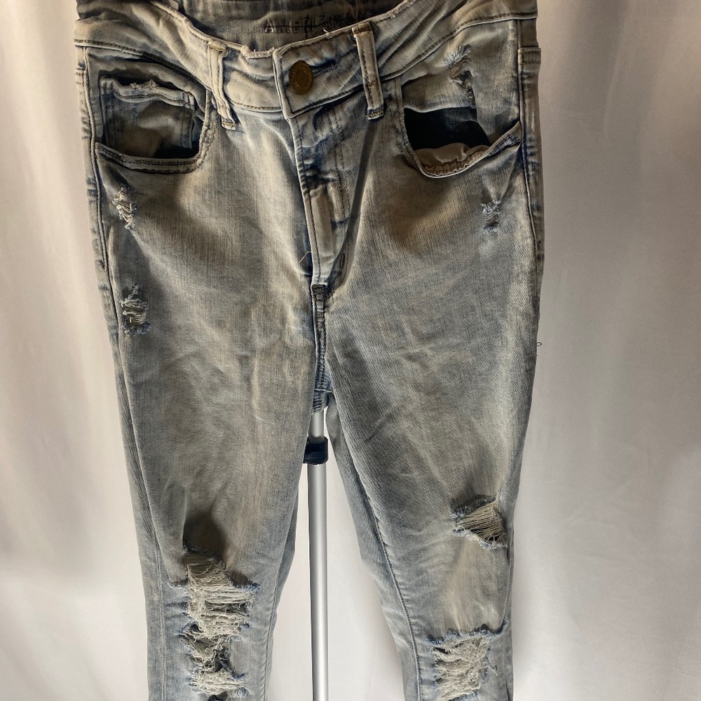 American Eagle High Rise Distressed Jegging Jeans Women’s Light Wash12